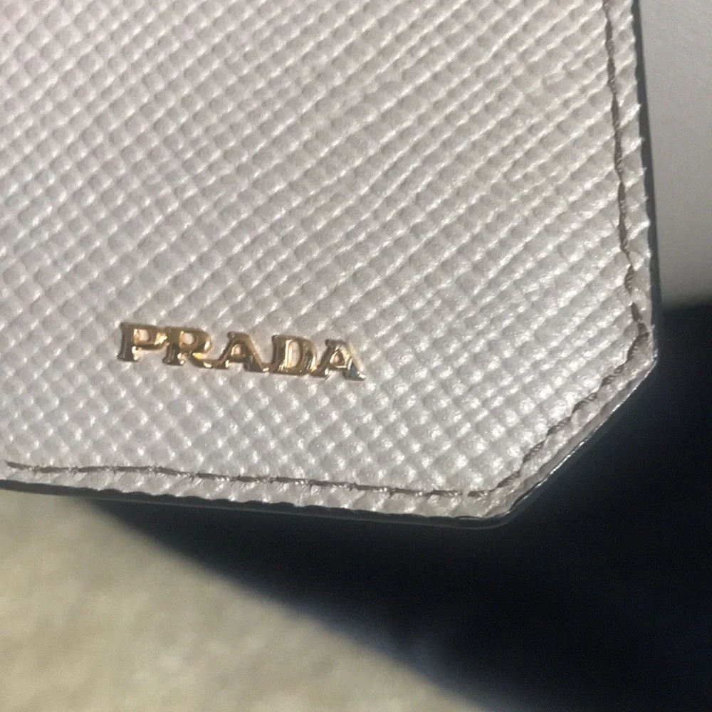 Prada bag.Authentic! - Picture 5 of 10